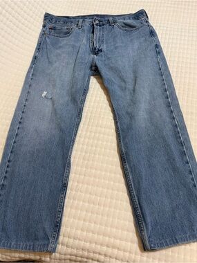 Levi's Light Blue Relaxed Straight Jeans. W34 L24